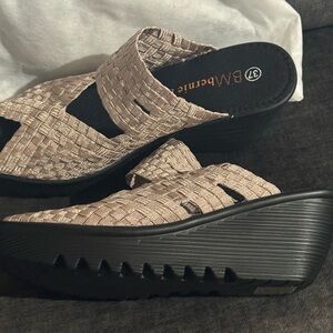 NWT Bernie Mev Beige/mauve Woven Sandals EU 37